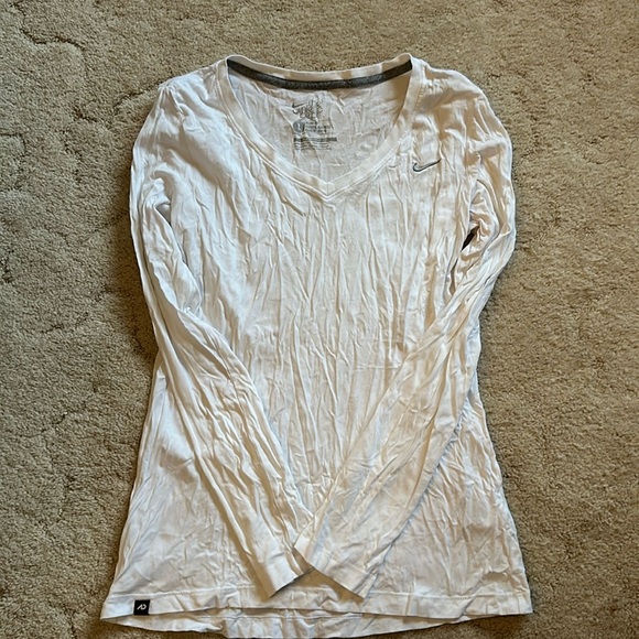 Nike Slim Fit Size Large Long Sleeve Tee - Picture 2 of 5